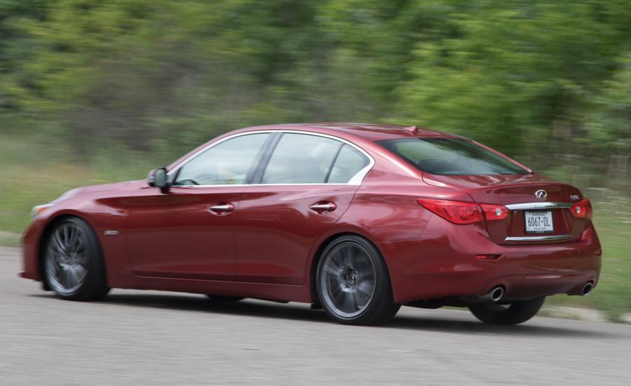  Infiniti Q50 Red Sport 400 2016 года  (NA) (фото 10 из 36)